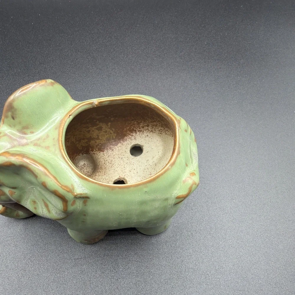 Adorable Green Elephant Succulant Ceramic Planter Decor 3.75